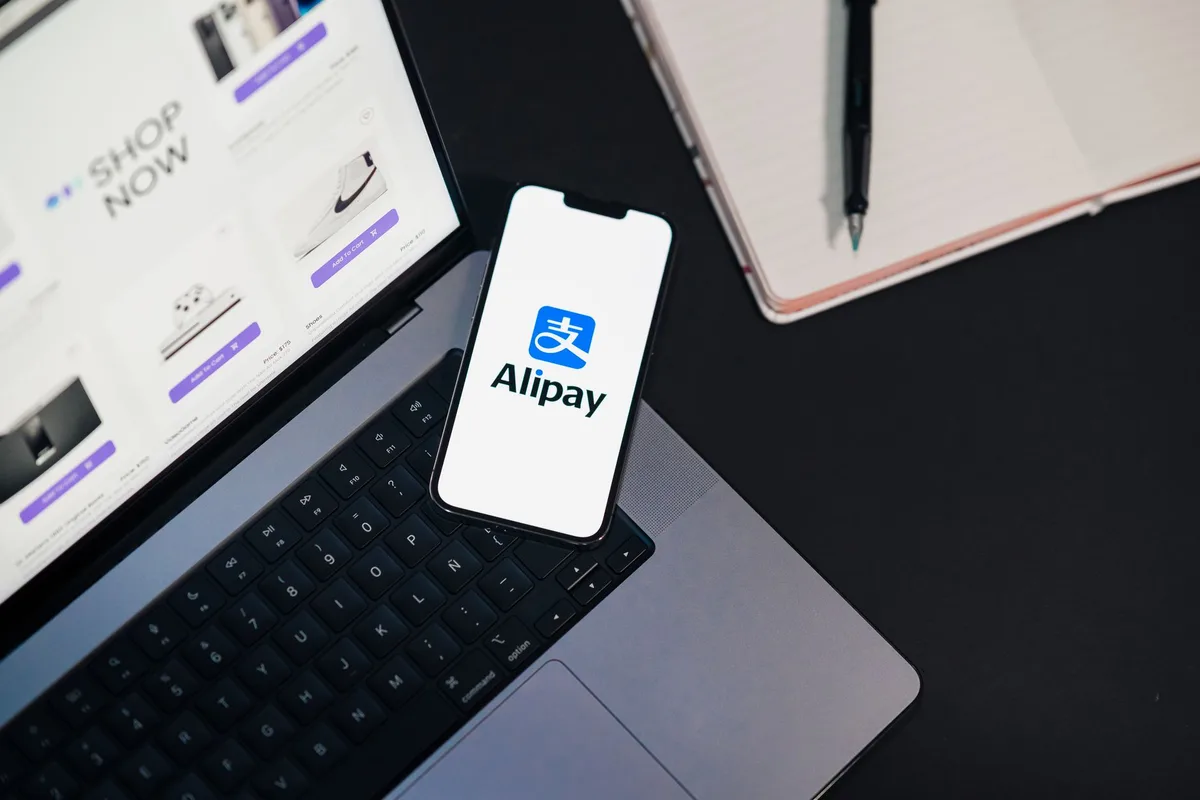 Interface d'application mobile e-commerce synchronisée avec WooCommerce et catalogue produits