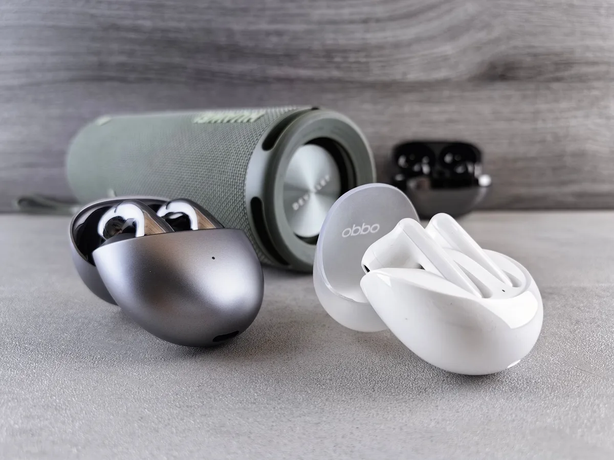 Enceinte connectée avec indicateur de batterie et port de charge