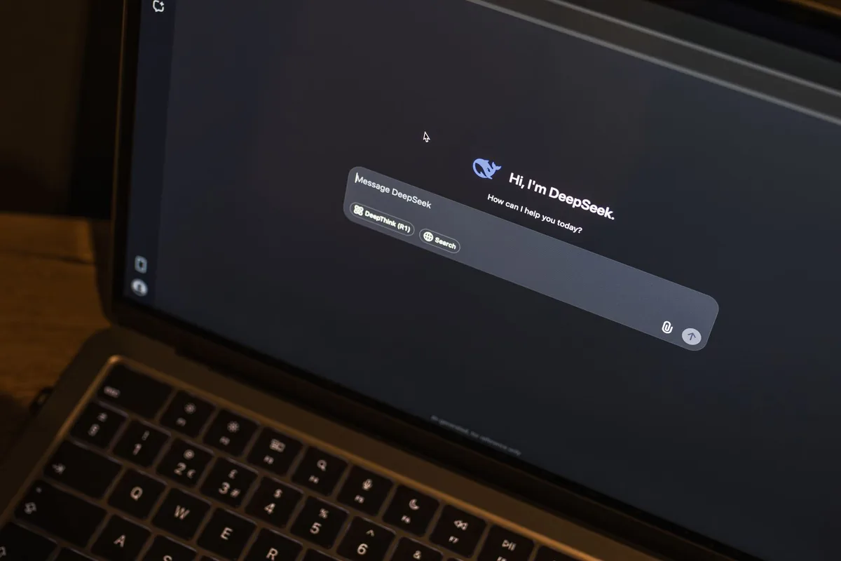 Interface de support e-commerce avec conversations clients et suggestions IA