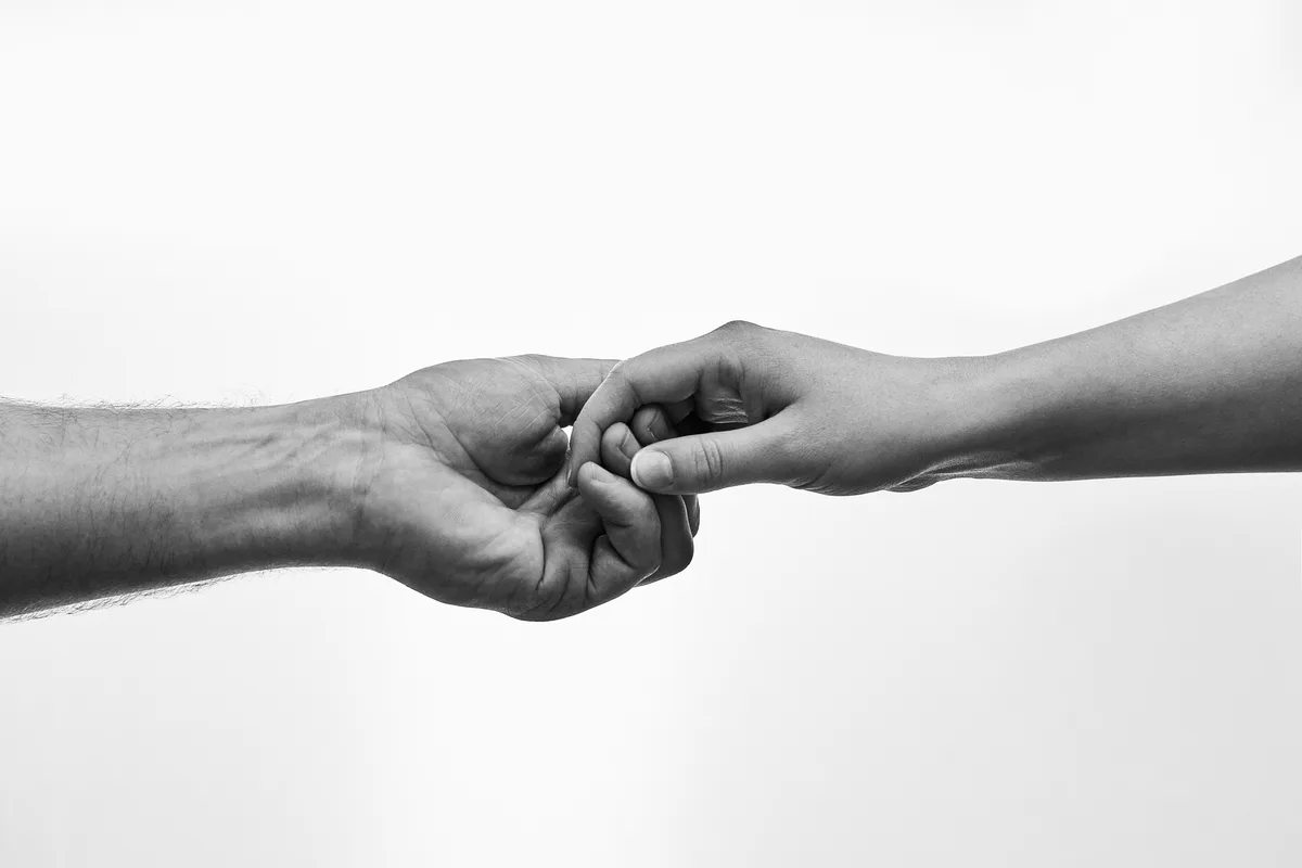 Illustration symbolique de confiance et d'engagement émotionnel entre marque et client