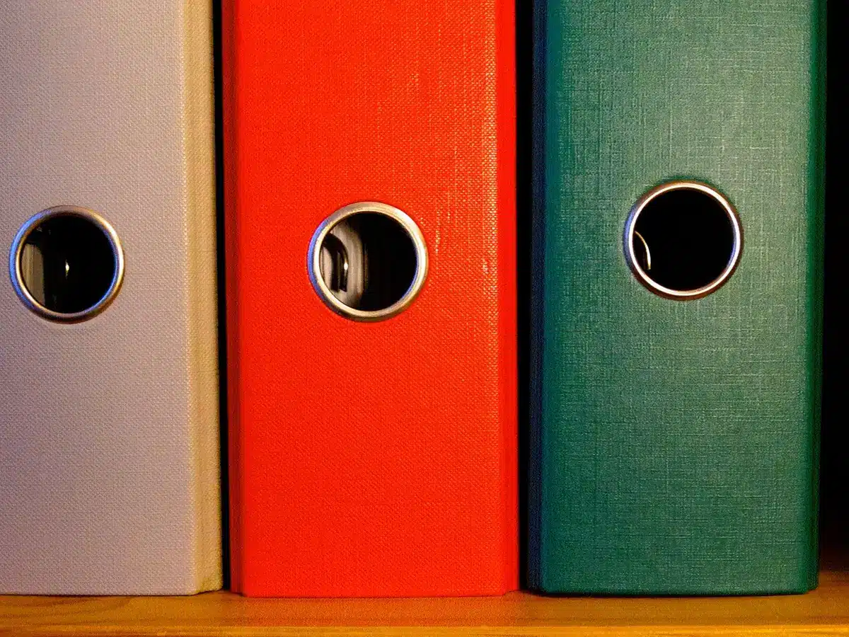 Archive APK ouverte montrant fichiers et dossiers internes